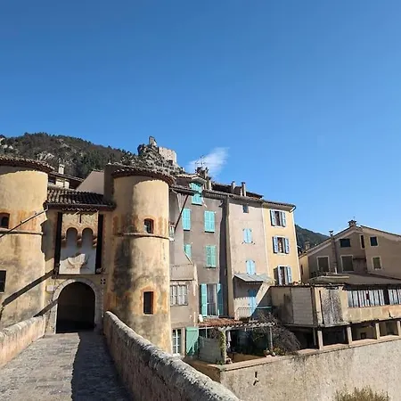 Avec Vue Entrevaux